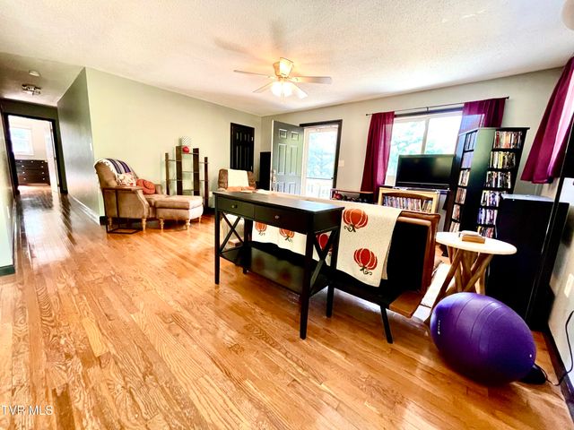 6090 Shaffertown Road, Bristol, VA 24202
