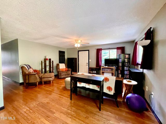 6090 Shaffertown Road, Bristol, VA 24202