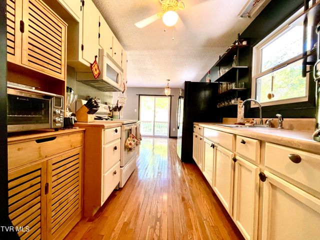 6090 Shaffertown Road, Bristol, VA 24202