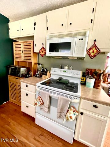 6090 Shaffertown Road, Bristol, VA 24202