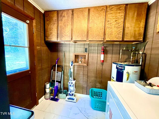 6090 Shaffertown Road, Bristol, VA 24202