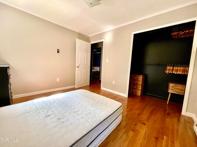 6090 Shaffertown Road, Bristol, VA 24202