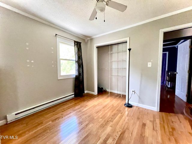 6090 Shaffertown Road, Bristol, VA 24202