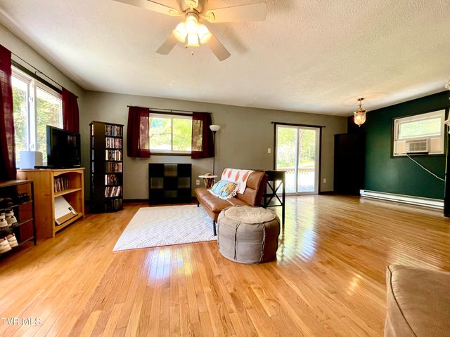6090 Shaffertown Road, Bristol, VA 24202