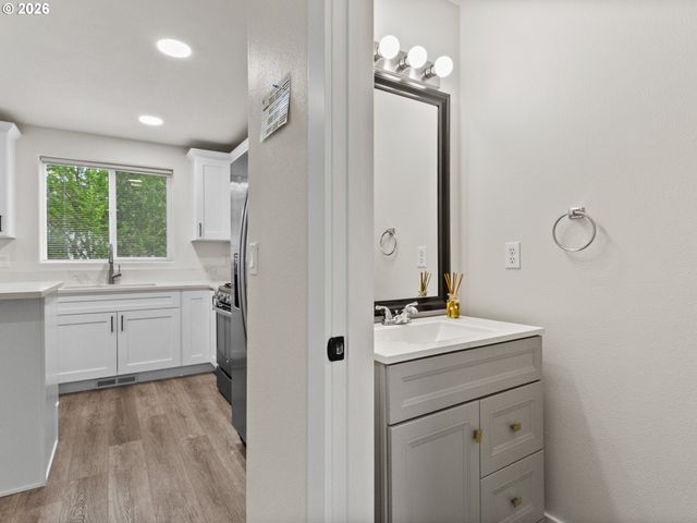 9613 Ne 26TH Pl, Vancouver, WA 98665