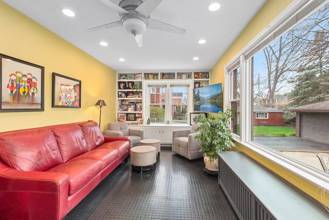 10024 S Leavitt Street, Chicago, IL 60643