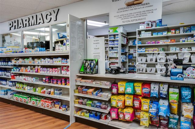 27110 Grand Central Parkway 26A, Floral Park, NY 11005