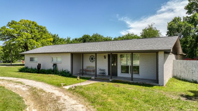 301 S Spring Branch Trail, Springtown, TX 76082