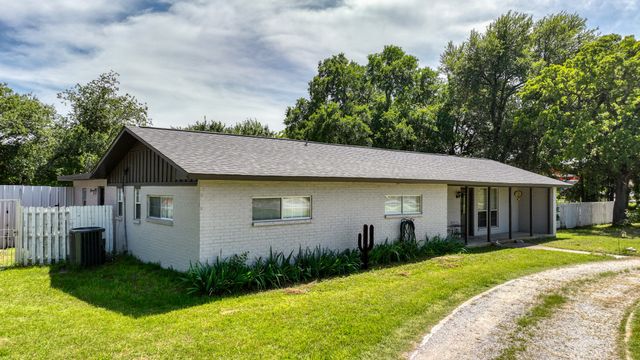 301 S Spring Branch Trail, Springtown, TX 76082