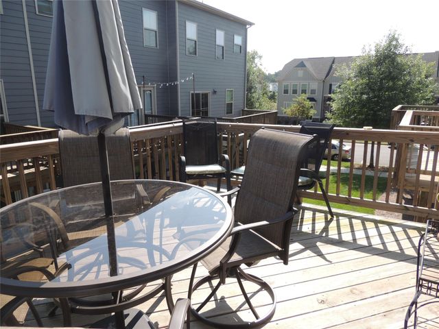 1912 Catkin Lane, Charlotte, NC 28205