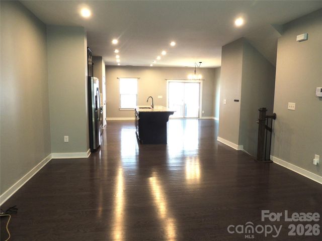 1912 Catkin Lane, Charlotte, NC 28205