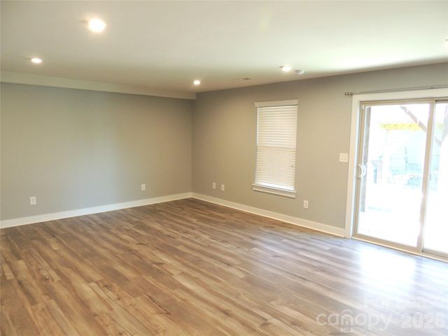 1912 Catkin Lane, Charlotte, NC 28205