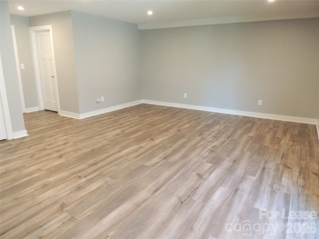 1912 Catkin Lane, Charlotte, NC 28205