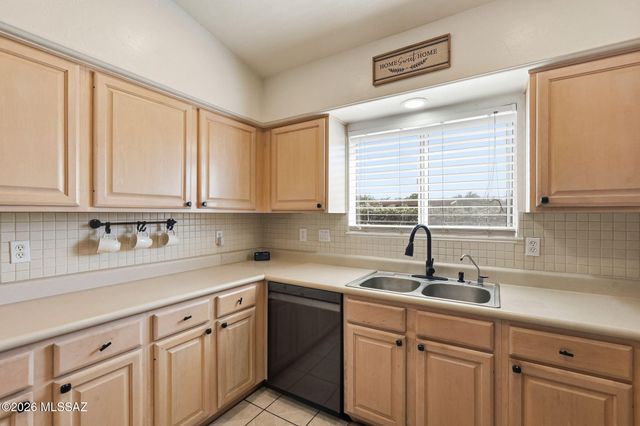 91 Circulo Cortez, Rio Rico, AZ 85648