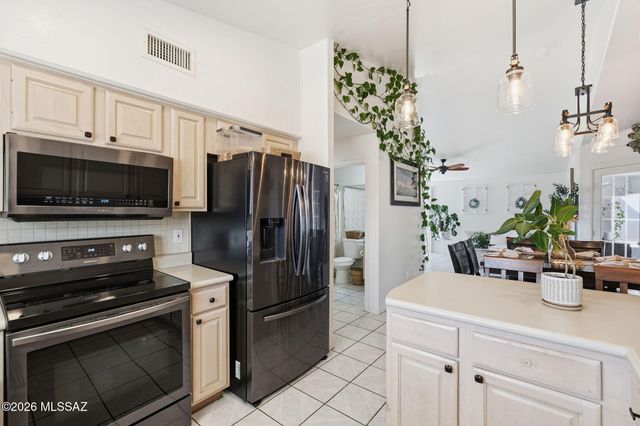 91 Circulo Cortez, Rio Rico, AZ 85648