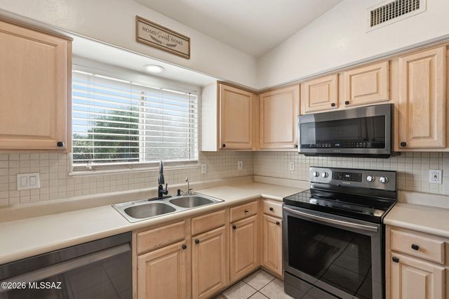 91 Circulo Cortez, Rio Rico, AZ 85648