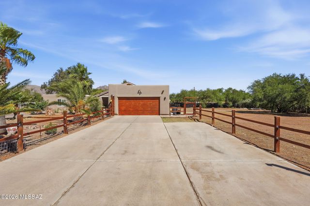 91 Circulo Cortez, Rio Rico, AZ 85648