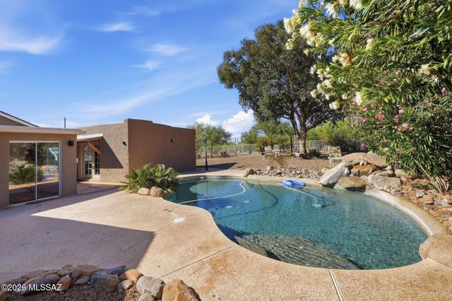91 Circulo Cortez, Rio Rico, AZ 85648