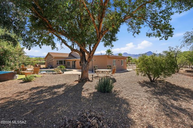 91 Circulo Cortez, Rio Rico, AZ 85648