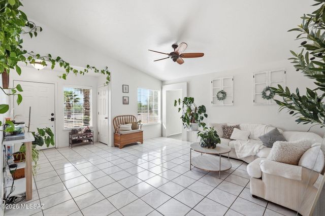 91 Circulo Cortez, Rio Rico, AZ 85648