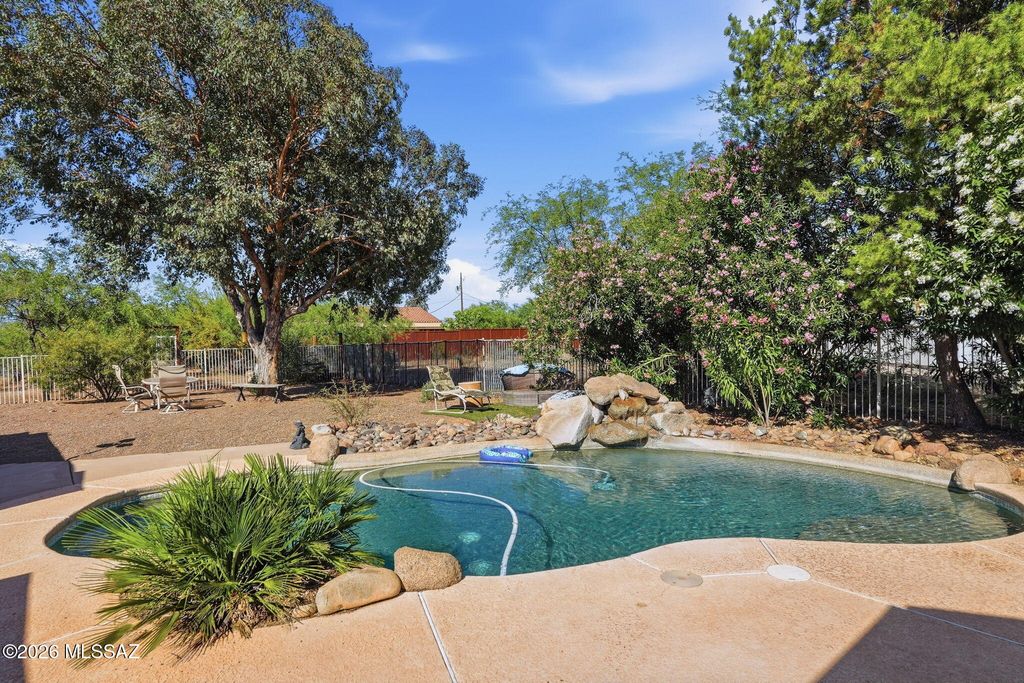 91 Circulo Cortez, Rio Rico, AZ 85648