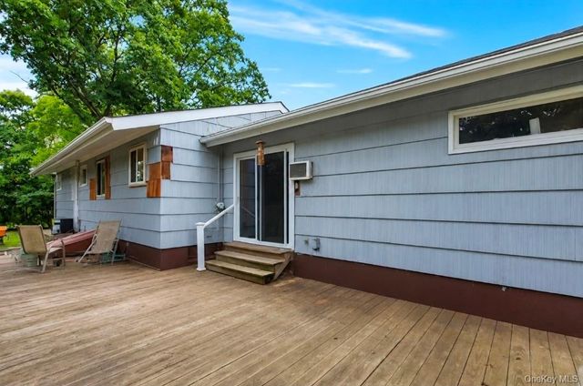 170 Division Avenue, Blue Point, NY 11715