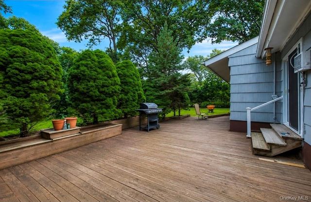 170 Division Avenue, Blue Point, NY 11715