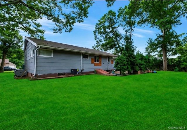 170 Division Avenue, Blue Point, NY 11715