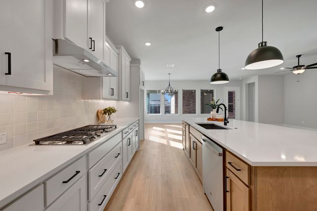 2076 Spotted Fawn Drive, Arlington, TX 76005