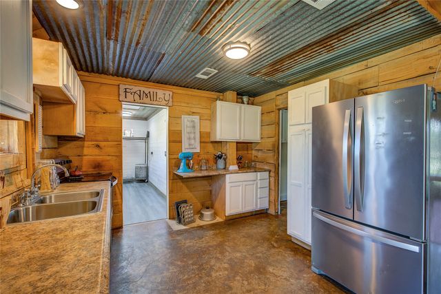 429 County Road 4736, Cumby, TX 75433