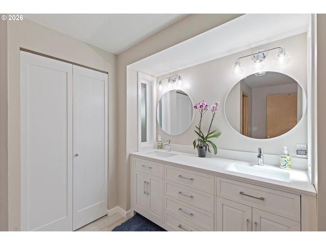 15701 Se 34TH Cir, Vancouver, WA 98683