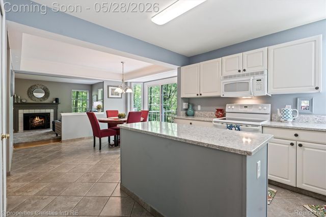 4709 Greenview Court, Commerce Charter Township, MI 48382