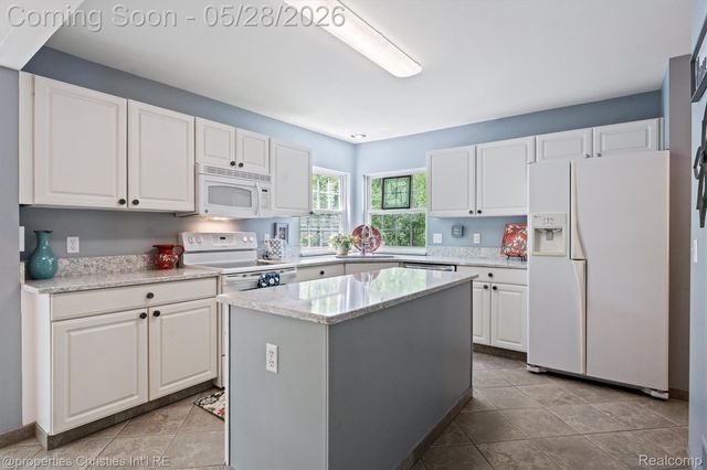 4709 Greenview Court, Commerce Charter Township, MI 48382