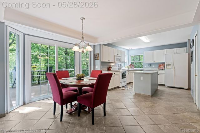 4709 Greenview Court, Commerce Charter Township, MI 48382