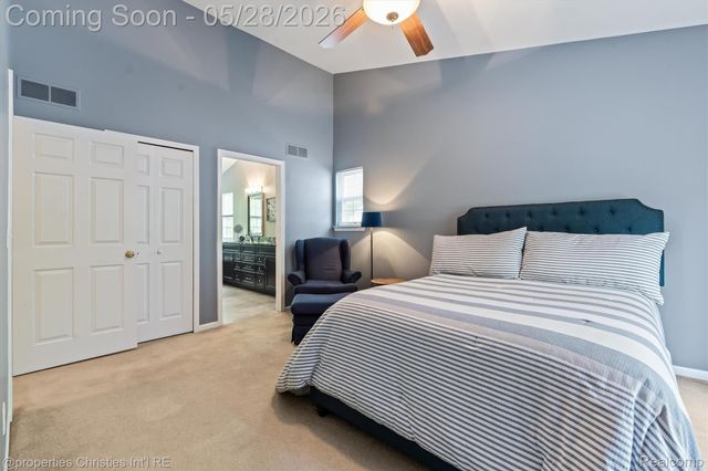 4709 Greenview Court, Commerce Charter Township, MI 48382