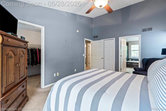4709 Greenview Court, Commerce Charter Township, MI 48382