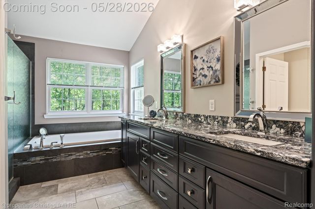 4709 Greenview Court, Commerce Charter Township, MI 48382