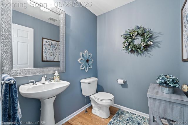 4709 Greenview Court, Commerce Charter Township, MI 48382