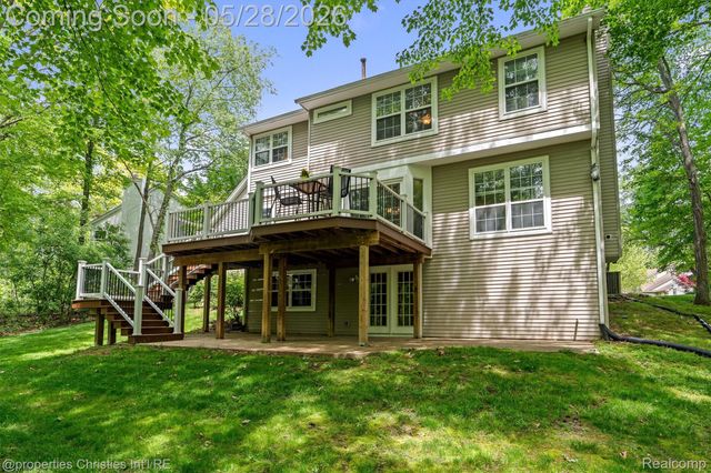 4709 Greenview Court, Commerce Charter Township, MI 48382