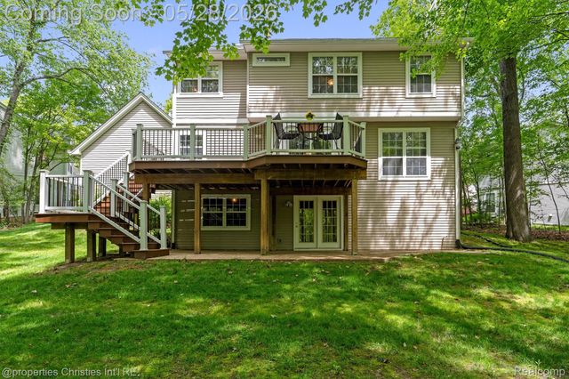 4709 Greenview Court, Commerce Charter Township, MI 48382