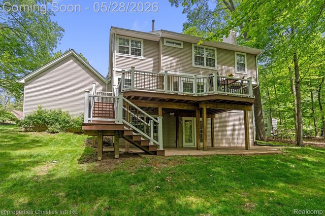 4709 Greenview Court, Commerce Charter Township, MI 48382