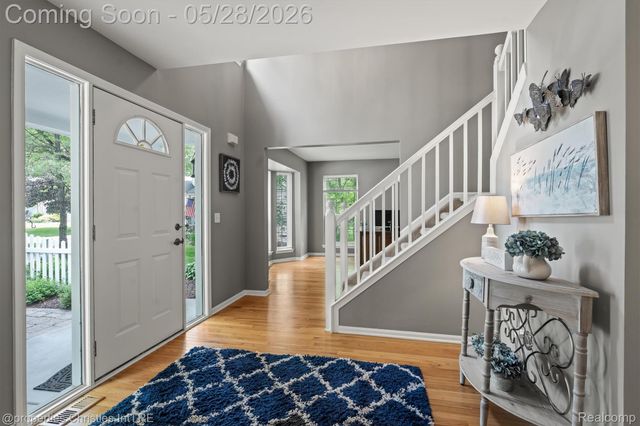 4709 Greenview Court, Commerce Charter Township, MI 48382