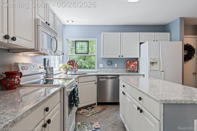 4709 Greenview Court, Commerce Charter Township, MI 48382