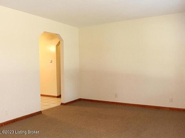 3100 Altus Dr, Louisville, KY 40216