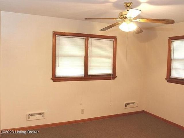 3100 Altus Dr, Louisville, KY 40216