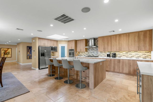 132 Columbia Drive, Rancho Mirage, CA 92270