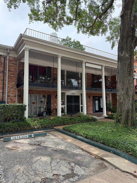 3402 Timmons Lane 8, Houston, TX 77027