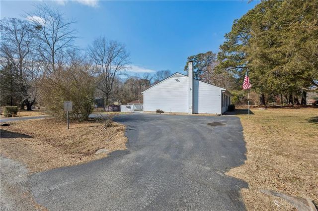 4152 Hickory Fork RD, Gloucester, VA 23061