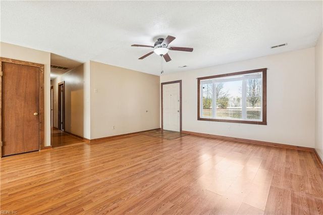 4152 Hickory Fork RD, Gloucester, VA 23061