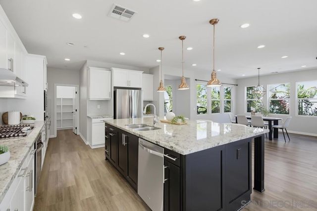21840 Deer Grass Drive, Escondido, CA 92029